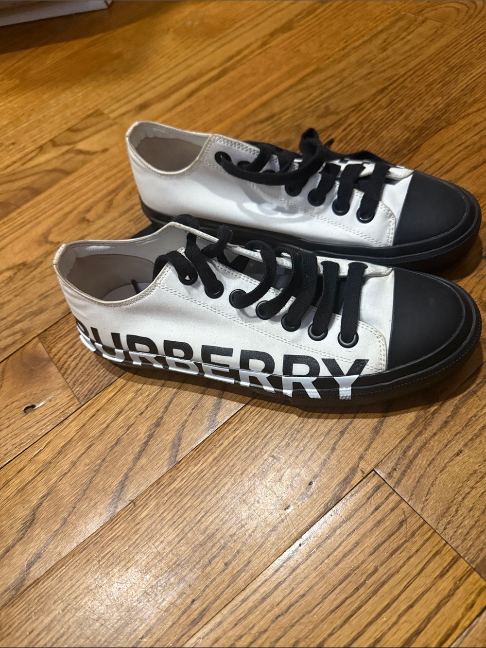 Burberry White and Black Logo Low-Top Kids Sneakers